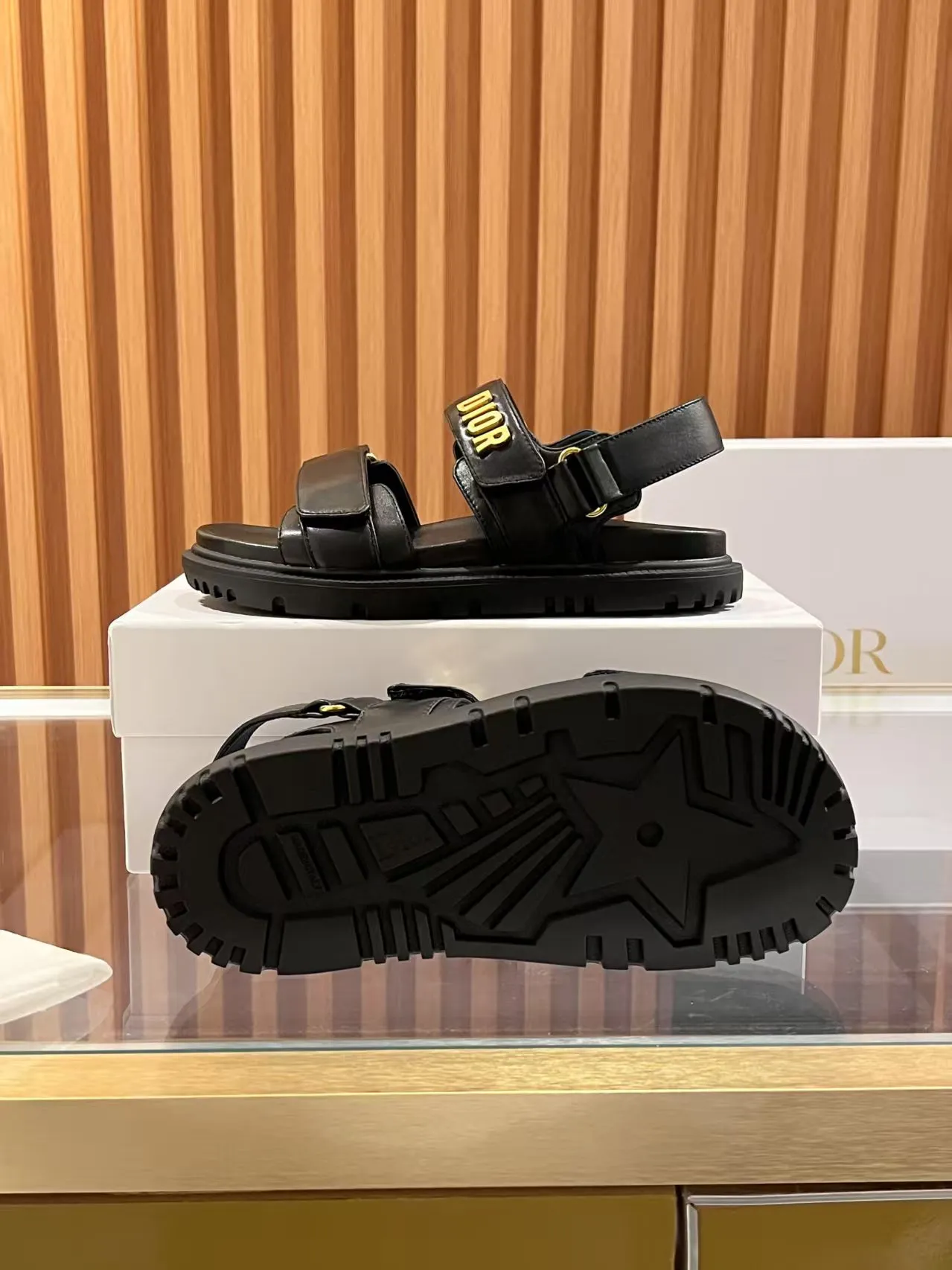👟👟Ex-factory price 480👟👟 Dior classic popular sandals Step into the fashion territory of Dior slippers and encounter the ultimate fusion of elegance and comfort. The upper is engraved with the Christian Dior Paris logo using exquisite embroidery technology. The delicate stitching tells the brand's profound heritage and is fully recognizable.   Made of high-quality materials, it feels soft and fits your feet, as if it is a gentle care tailor-made for your feet. The sole is carefully designed and engraved with Christian Dior's lucky star symbol. It is not only a beautiful embellishment, but also provides reliable grip, making every step steady and secure.   It has a simple design and is easy to put on and take off. Whether it is a lazy weekend or a pleasant vacation, it can be easily adapted. Whether paired with casual shorts, casual jeans, or an elegant dress, Dior slippers can instantly enhance the overall style and show a casual fashion attitude.   Dior slippers, in the name of fashion, inject luxurious charm into your life and accompany you with every step you take with confidence and elegance. Material: Fine genuine cowhide upper, outsole, TPR, non-slip and wear-resistant, code number: 35-41 (42 customized)